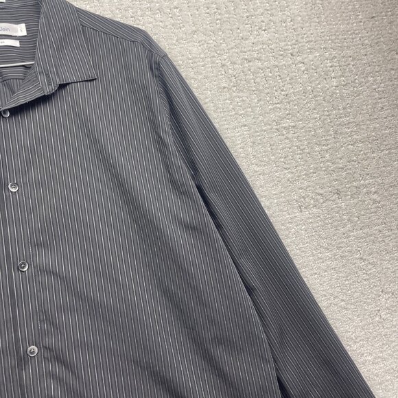 Calvin Klein Non Iron Black & White Stripe Men Sz Large Button up Shirt Casual - Picture 4 of 13
